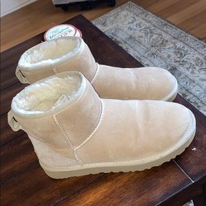 ugg mini